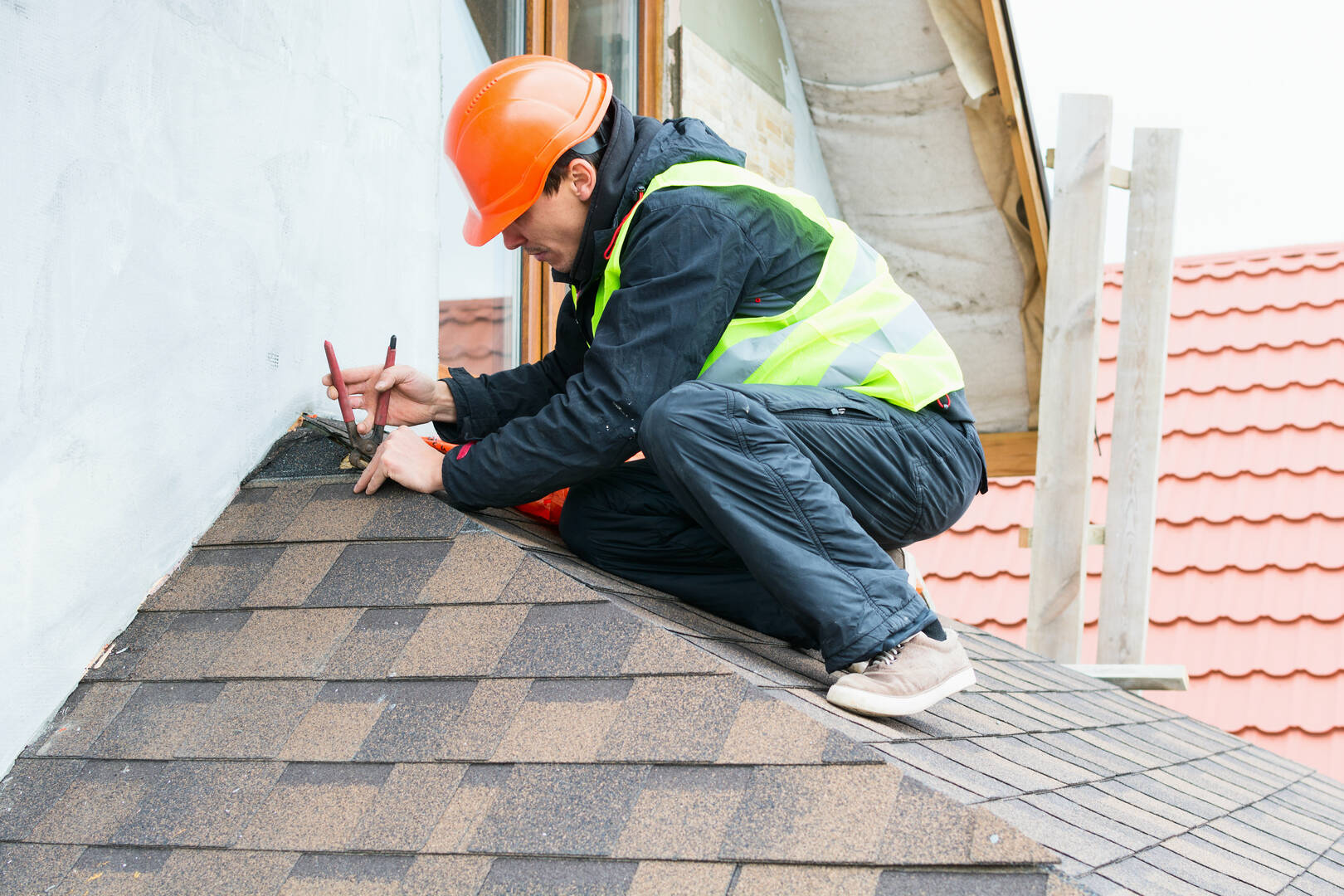 LFP Roofing logo