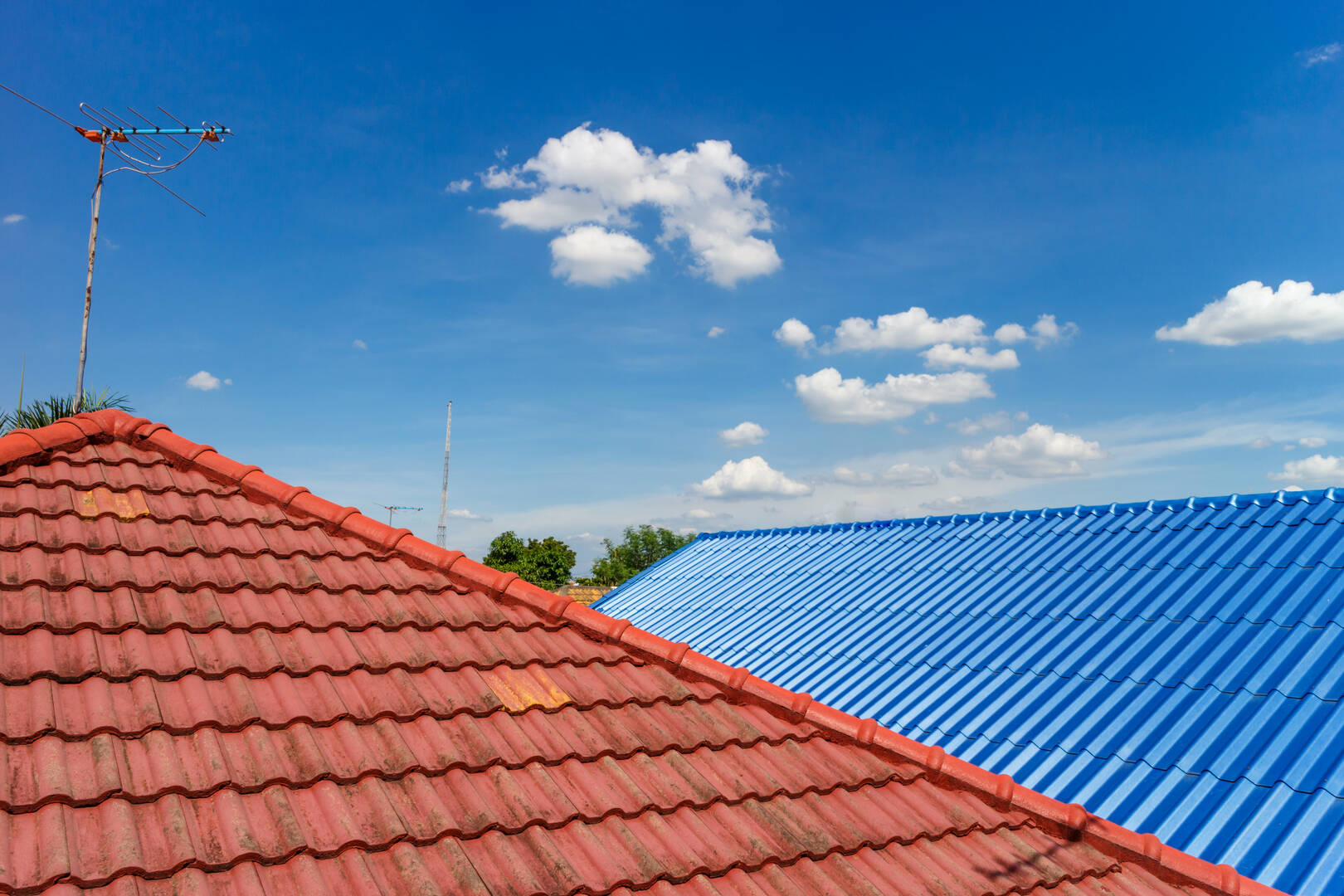 Roofing Ozarks logo